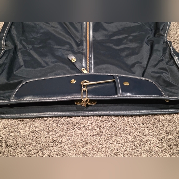 Vintage Verdi Garment Luggage-Over The Shoulder- Softshell. - Picture 6 of 12